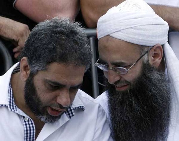 وكيل «زغلول الثورة»: فليقطع لسان شاكر
