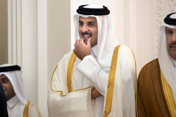 فضائح تهز الأسرة الحاكمة في قطر: الأمير استولى على ميراث «ابن عمه» وقام بتعذيبه.. الدوحة تدعم القاعدة وداعش في سوريا