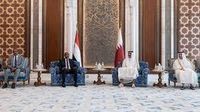 أمير قطر يدعو لوقف القتال في السودان