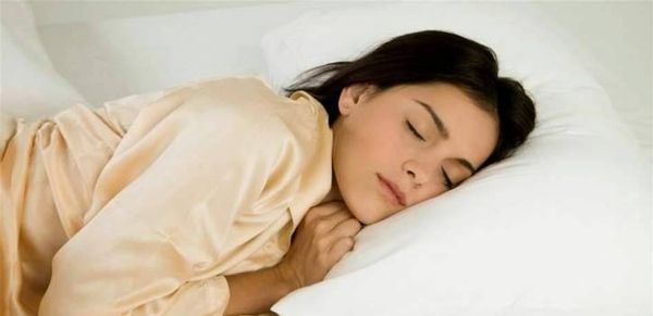 أطعمة تكافح الأرق وتساعد على نوم أفضل.. ما هي؟
