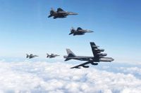 ميركل تطلب تدخل بوتين لحل مشكلة الهجرة مع بيلاروسيا
موسكو ترسل «قاذفات استراتيجية» للاستجابة للتطورات