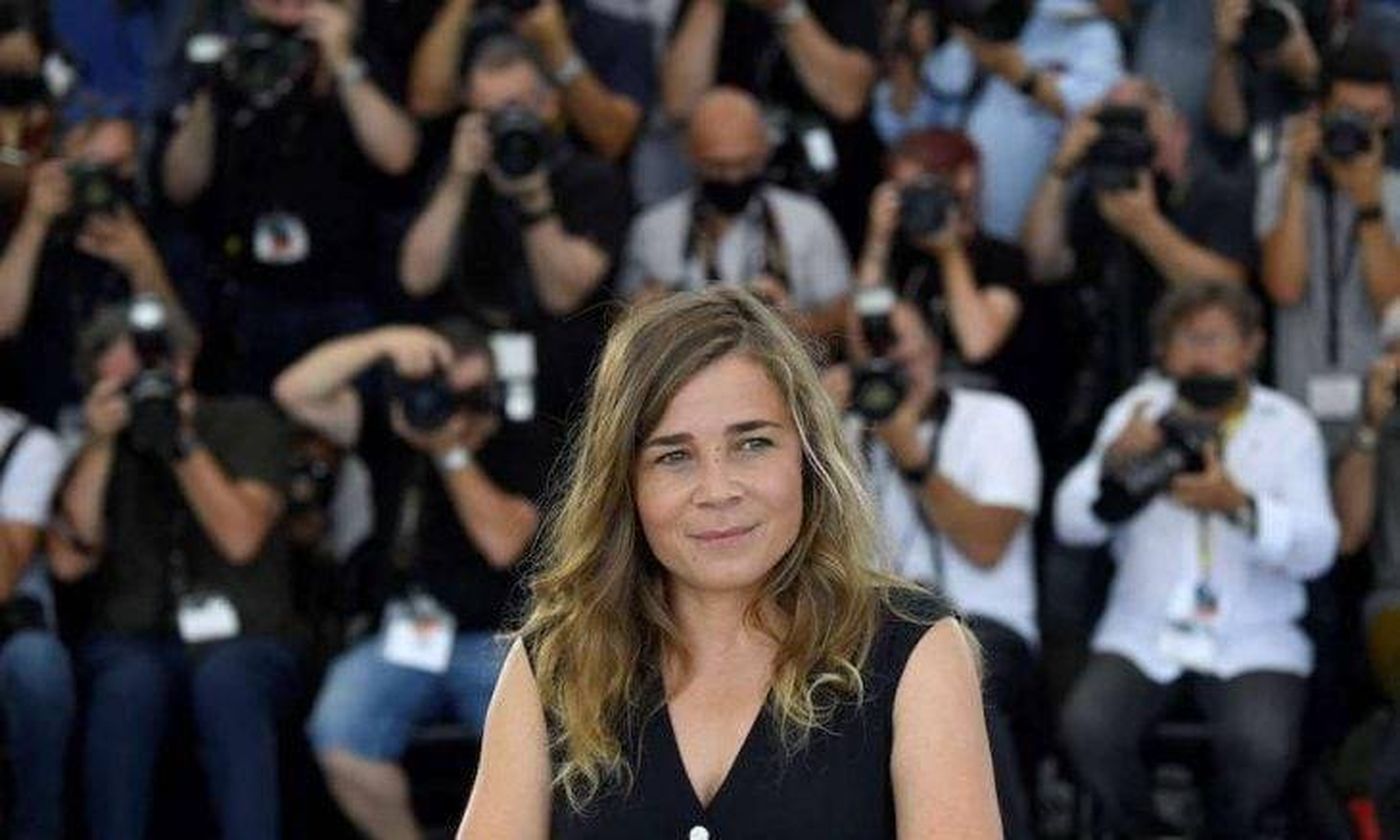 كوميدية فرنسية تدفع ثمن تأييدها لغزة