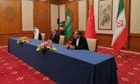 أول تعليق للحوثيين على استئناف العلاقات السعودية الإيرانية