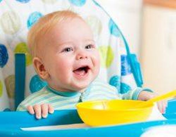 3 أنواع من الأطعمة تزيد ذكاء طفلك