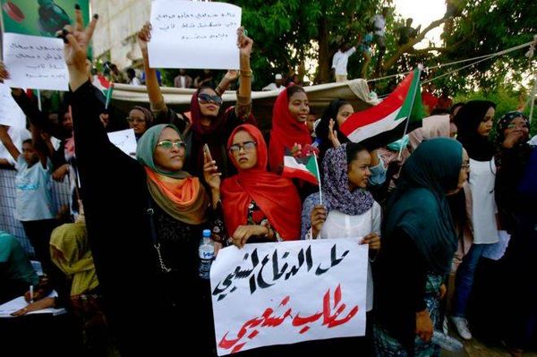 هل كشفت مظاهرات السودان تفاصيل غير معروفة عن النساء؟