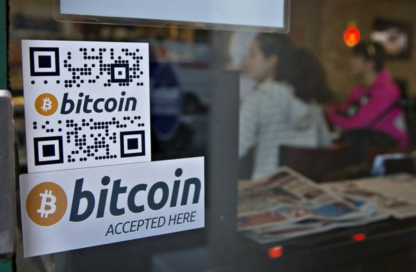 لكافة أصحاب هواتف "آيفون"...الدفع بالبيتكوين؟