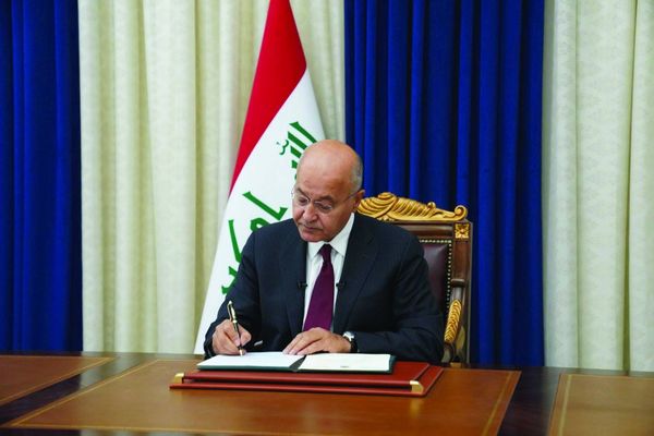 الرئيس العراقي يوقع مرسوماً بإجراء الانتخابات النيابية المبكرة