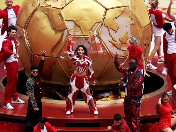 من هي نورا فتحي التي افتتحت كاس العالم؟