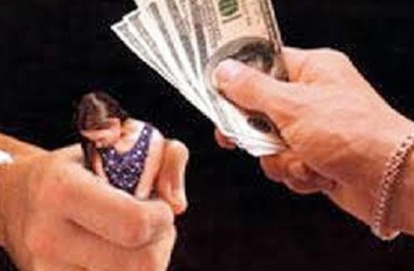 من الدعارة الى الاتّجار بالبشر والمخدّرات... وجوه تتخفى خلف واجهات تبدو قانونيّة