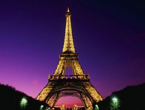 الاحتفال بمرور 125 عامًا على إنشاء برج إيفل