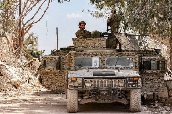 محافظة هرمزغان: العدو الأميركي يستهدف منطقة سكنية في مدينة كوهستك