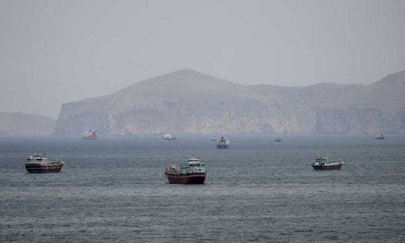 سفير إيران في موسكو: مضيق هرمز سيفتح لكن برسوم عبور