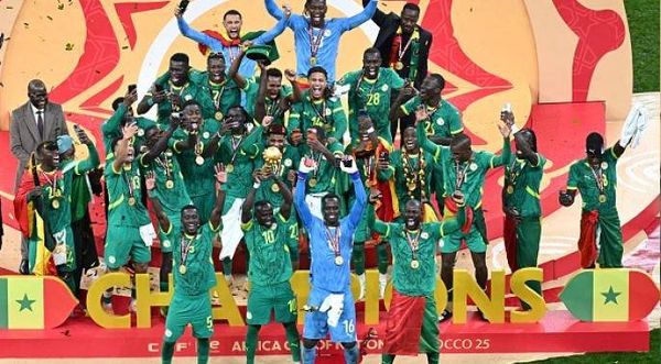 دماء وانسحاب مؤقت وجدل تحكيمي...
أحداث ومفارقات من تتويج السنغال بطلا لإفريقيا في المغرب