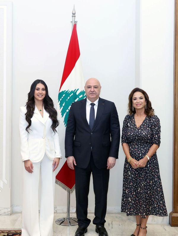 عون تسلّم مذكرة تتضمّن اقتراحات للحدّ من مخاطر الأوضاع المعيشية
 ومنها إطلاق حوار وطني اجتماعي واقتصادي
