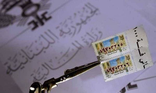 "لملاحقة المحتكرين".. مخاتير عكار يحتجون لفقدان الطوابع