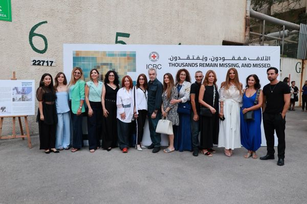 جدارية في قلب بيروت تُبقي قضية المفقودين حيّة: العائلات تستحق أن تعرف!