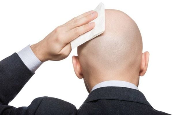 دواء يداوي مشكلتين لدى الرجال.. أشهرها تساقط الشعر