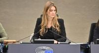 اليونان تجمد أصول نائبة رئيسة البرلمان الأوروبي إيفا