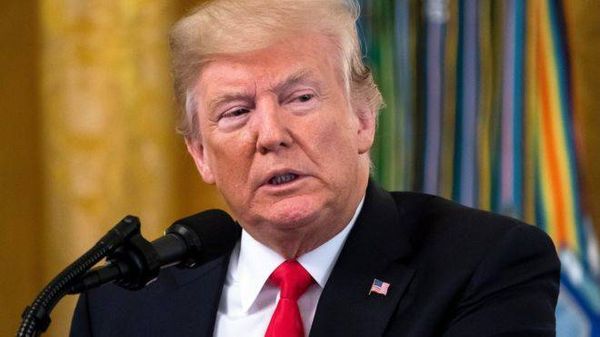 ترامب يصر على أن ما دفعه محاميه لامرأتين كان قانونياً