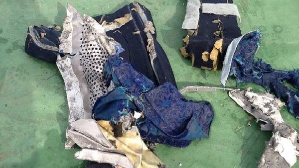 لجنة التحقيق: انتشال الصندوق الأسود من قمرة قيادة الطائرة المصرية المنكوبة