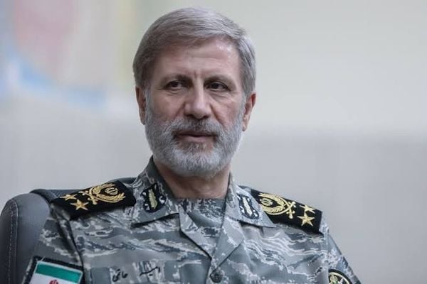 حاتمي: القوات المسلحة مع الحفاظ على جاهزيتها ويقظتها سترد بقوة وبشكل ساحق على تهديدات العدو في حال ارتكابه خطأ جديدا