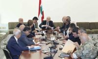 ميقاتي يلتقي قائد الجيش.. ولجنة الطوارئ الحكومية تناقش تدابير دعم مراكز الإيواء