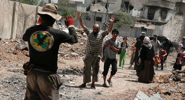 القوات العراقية تحرر ثلاث فتيات إيزيديات من قبضة مسلحين في الموصل