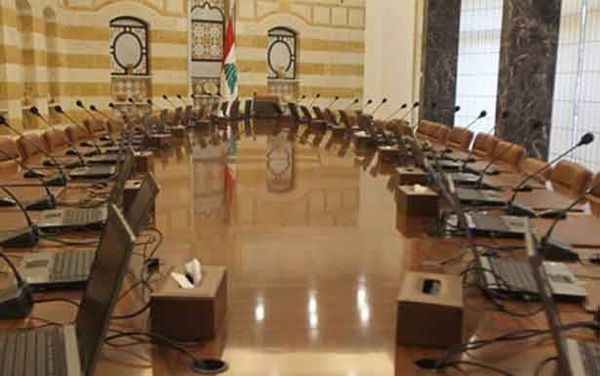 دوريل غادر مصدوماً... ولا حكومة في المدى المنظور