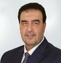 البعريني: لاعطاء متعاقدي الجيش المنح الدراسية