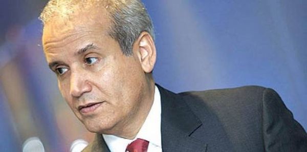 بالصورة: الإعلامي السعودي عبد الرحمن الراشد يوّدع عزوبية 60 عاماً مع ريما مكتبي