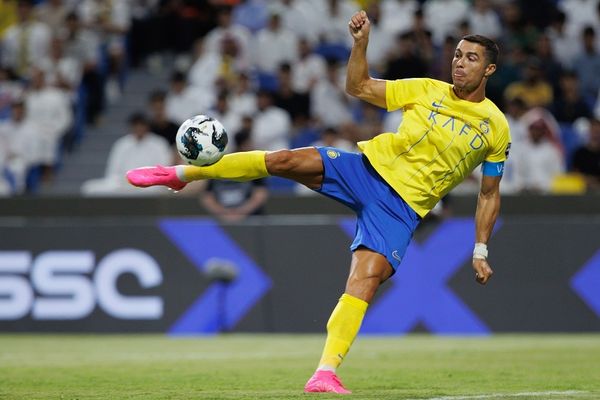 كريستيانو رونالدو يقرر اعتزال اللعب الدولي
