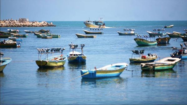 المساعدات لغزة.. إسعاف لاقتصاد منهك وتأخير للانهيار