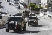 اشتباكات في نابلس وحملة اعتقالات في الضفة الغربية