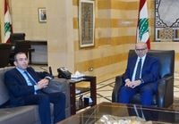 رئيس الحكومة يشيد بتضحيات موظفي "تاتش" لضمان استمرار الاتصالات