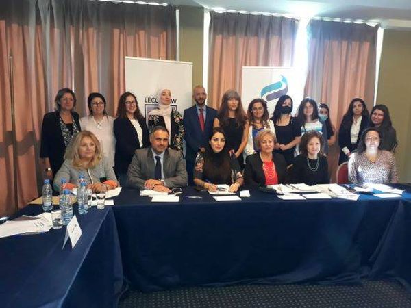 طاولة مستديرة لهيئة مناهضة العنف ضد المرأة عن تزويج الطفلات