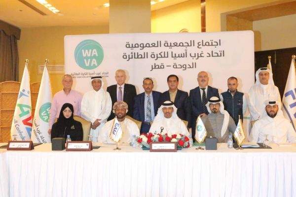 اجتماع اتحاد غرب آسيا للكرة الطائرة
الحكمان الدوليان الياس وهبه وحنا الزيلع
في لجنتي الحكام والمسابقات
