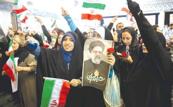 55 مليون ناخب إيراني الى صناديق الاقتراع