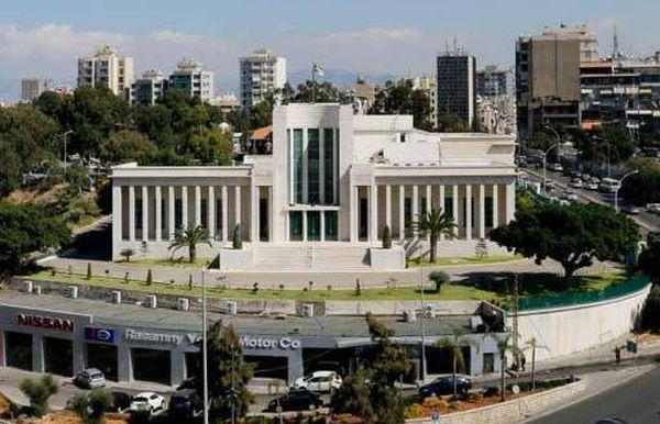 القمّة الروحية في فردان: تحصين الداخل قبل العاصفة؟