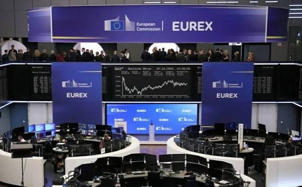 انتعاش حذر للأسهم الأوروبية وسط ترقب قرار الفائدة وارتفاع النفط