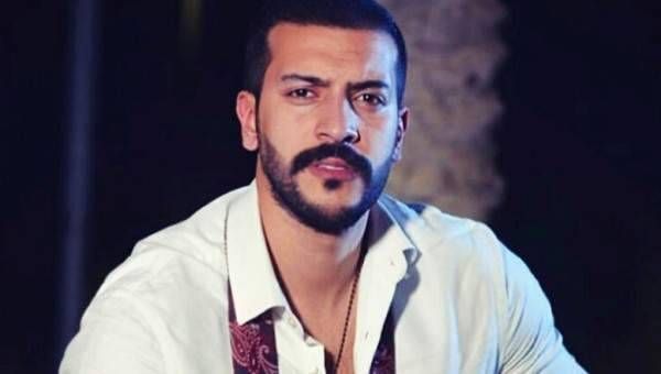 بعد انتقاده بسبب تناوله اللحم بالذهب ..عيسى المرزوق يرد : أنا حر ببطني