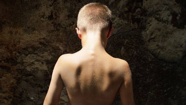 هذا ما حصل لقاصر سوري في كاراج السيارات.. تحرّشٌ وأكثر!