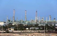 مسؤولون: غلق موانئ نفطية بشرق ليبيا ومطار بنغازي بسبب الأحوال الجوية