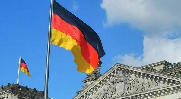 ألمانيا تنفق 25 مليار دولار على اللاجئين