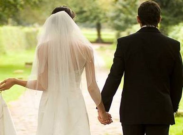 انتحلا صفة أمنية.. وقتلا العريس قبل أيام من زفافه
