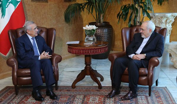 ظريف أمام المسؤولين: لبنان مقبل على انفراجات واتفاقات اقليمية لاستقراره ...
جعجع يرفض طلب الحريري المشاركة في الحكومة والسنيورة مع سلة متكاملة ...
أبو فاعور نقل عن السعودية تأييدها للحكومة الجامعة وبري: بالامكان الولادة في 48 ساعة