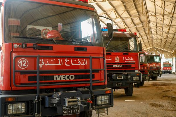 الدفاع المدني ينقذ شابًا من تحت جسر جزيرة عبد الوهاب
