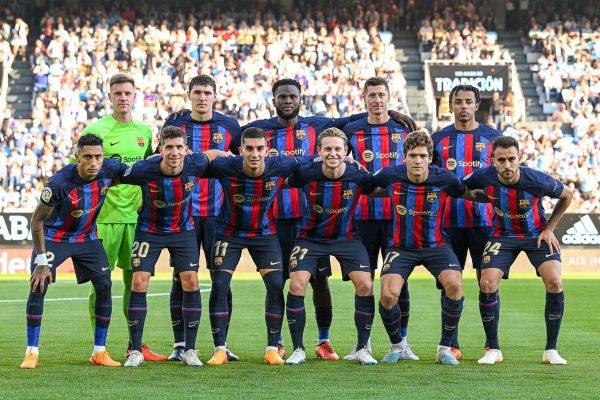من بوابة نابولي... برشلونة يحلم
بفك عقدة عمرها 8 سنوات