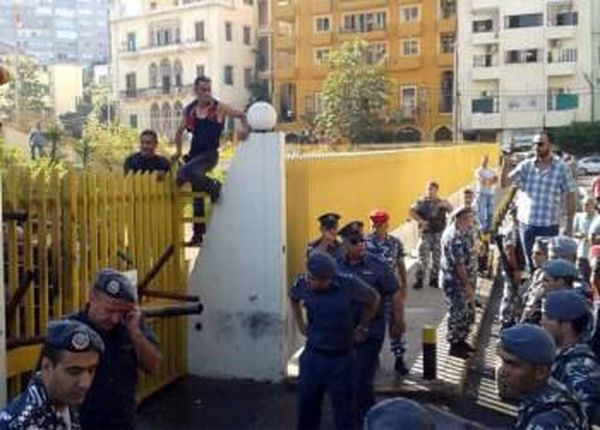 المياومون في الهرمل يواصلون اضرابهم للمطالبة بالتثبيت