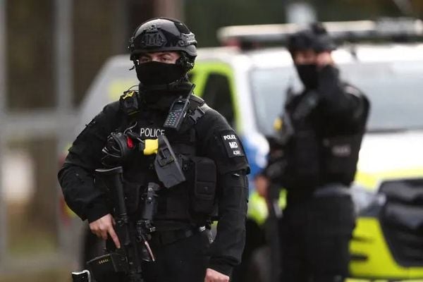"نيويورك تايمز" عن مسؤولين: قادة عسكريون كانوا تلقوا تحذيرات من هجوم تدعمه إيران على قاعدة فيرفورد ببريطانيا