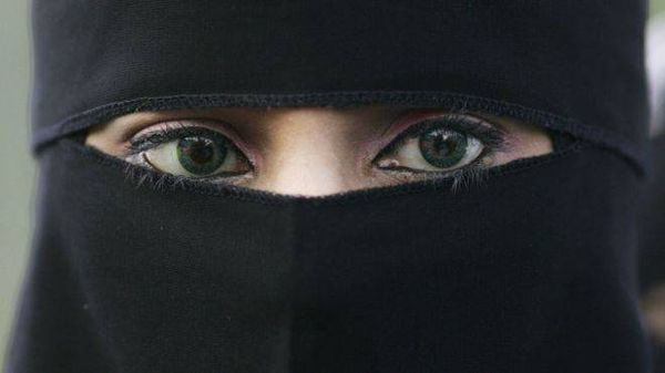 كندا تقرر الطعن في قرار إلغاء حظر النقاب في مراسم الحصول على الجنسية